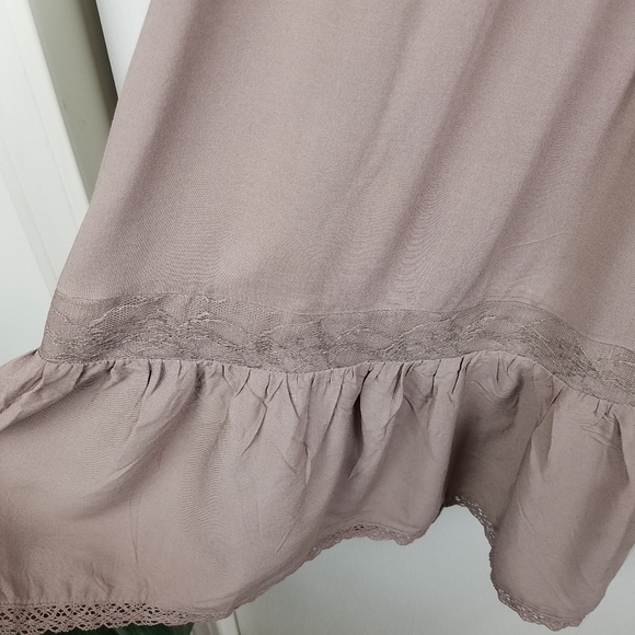 Torrid TAUPE PINTUCK CHALLIS SKATER DRESS sz 1X - Picture 7 of 8